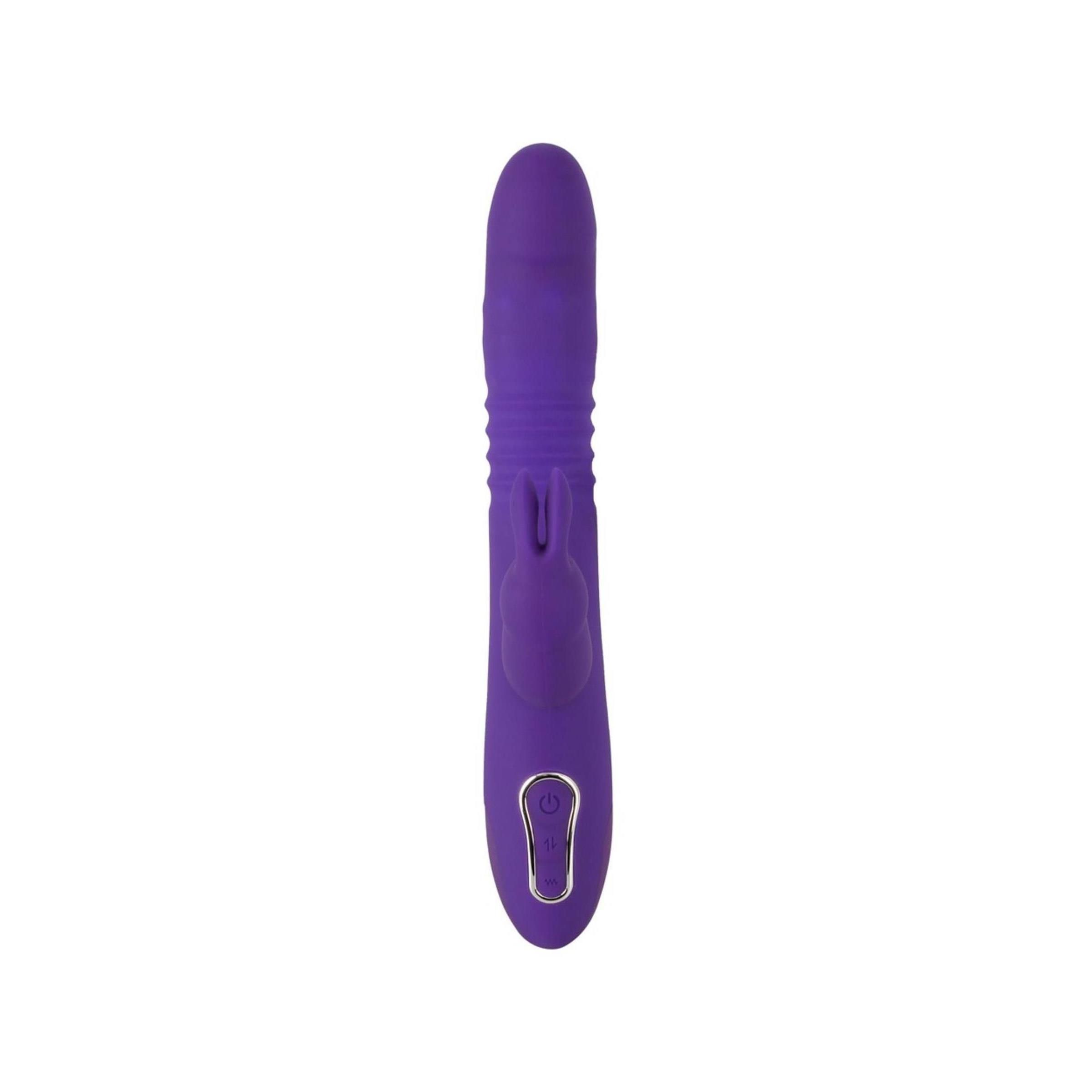 Lila Vibrator mit geriffelter Oberfläche und Bedienknopf. Auf weißem Hintergrund.