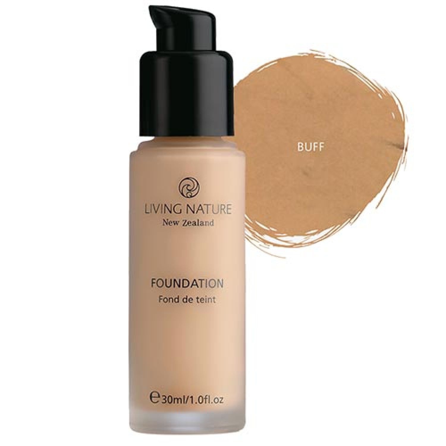 Flüssige Foundation in einer Glasflasche mit schwarzem Pumpverschluss. Aufschrift: Living Nature, Foundation, Buff-Farbton.