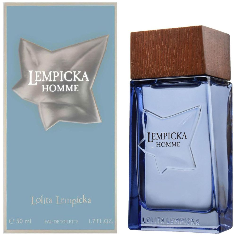 Blauer Flakon mit Holzdeckel und Verpackung. Aufschrift: Lempicka Homme. Flakon mit Sternmotiv. Verpackung mit Logo und Schriftzug.