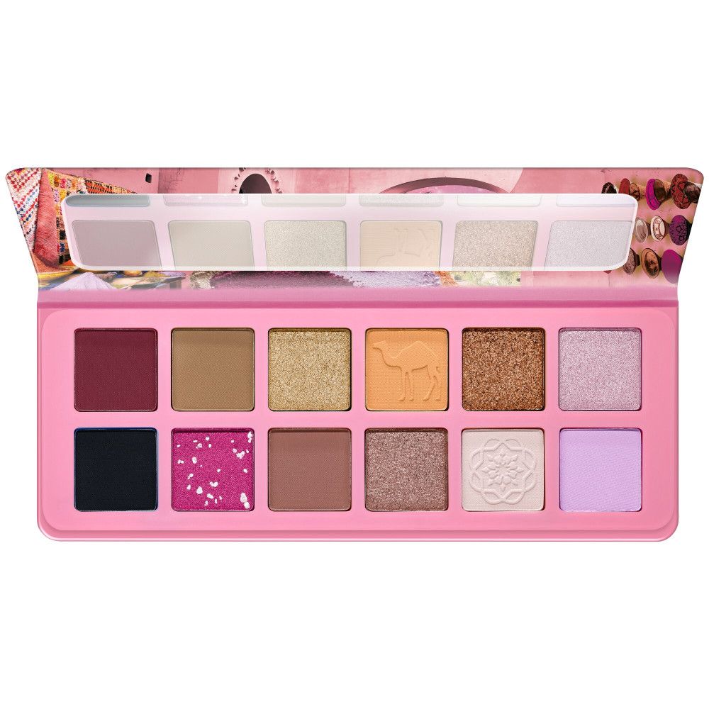 Lidschatten-Palette mit 12 Farbtönen. Rosa Palette mit verschiedenen matten und schimmernden Farben. Kamel-Motiv auf einem Farbton.