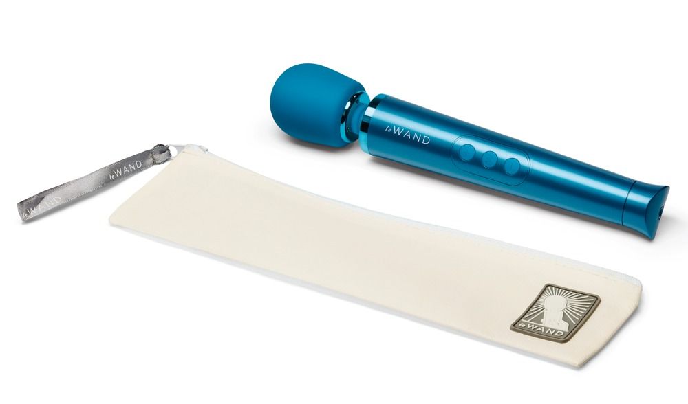 Blaues Le Wand Petite Massagegerät mit Aufbewahrungstasche.