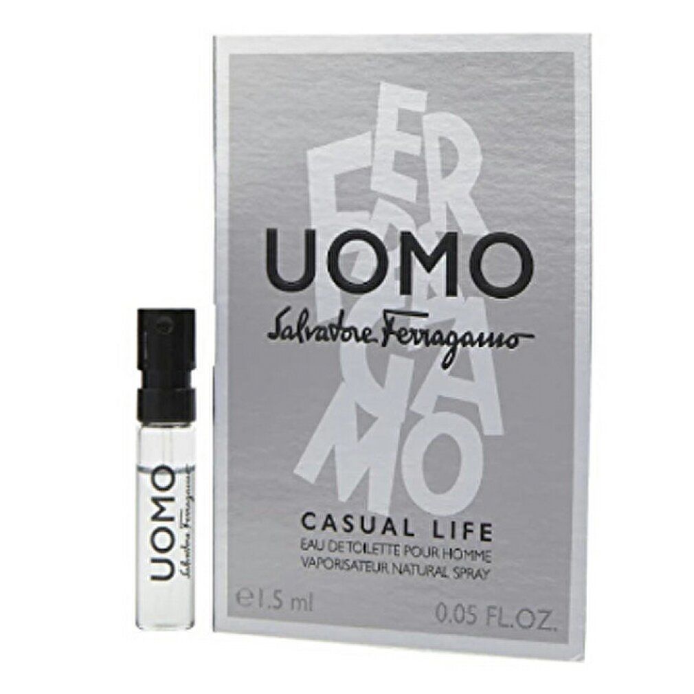UOMO Casual Life Eau de Toilette Probe und Verpackung. Kleines Fläschchen und Schachtel. Aufschrift UOMO, Salvatore Ferragamo, Casual Life.