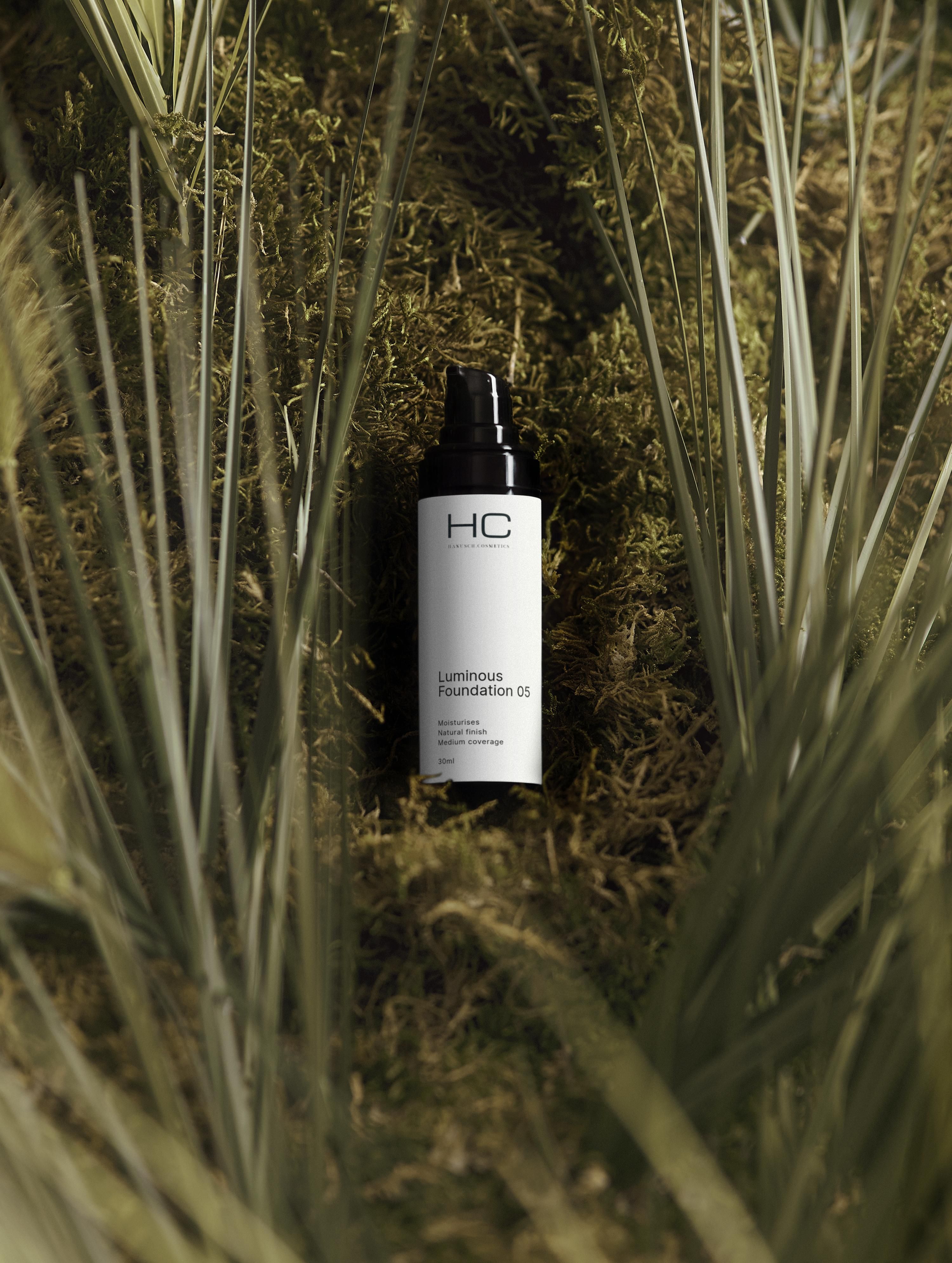 hanusch.cosmetics Luminous Foundation 05
