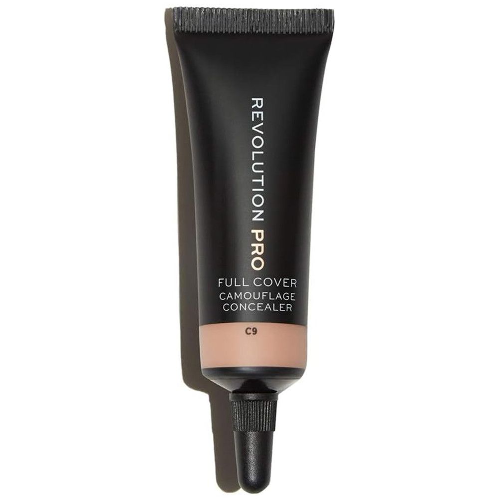 Schwarze Tube mit Concealer. Aufschrift: Revolution Pro, Full Cover Camouflage Concealer, Farbton C9.