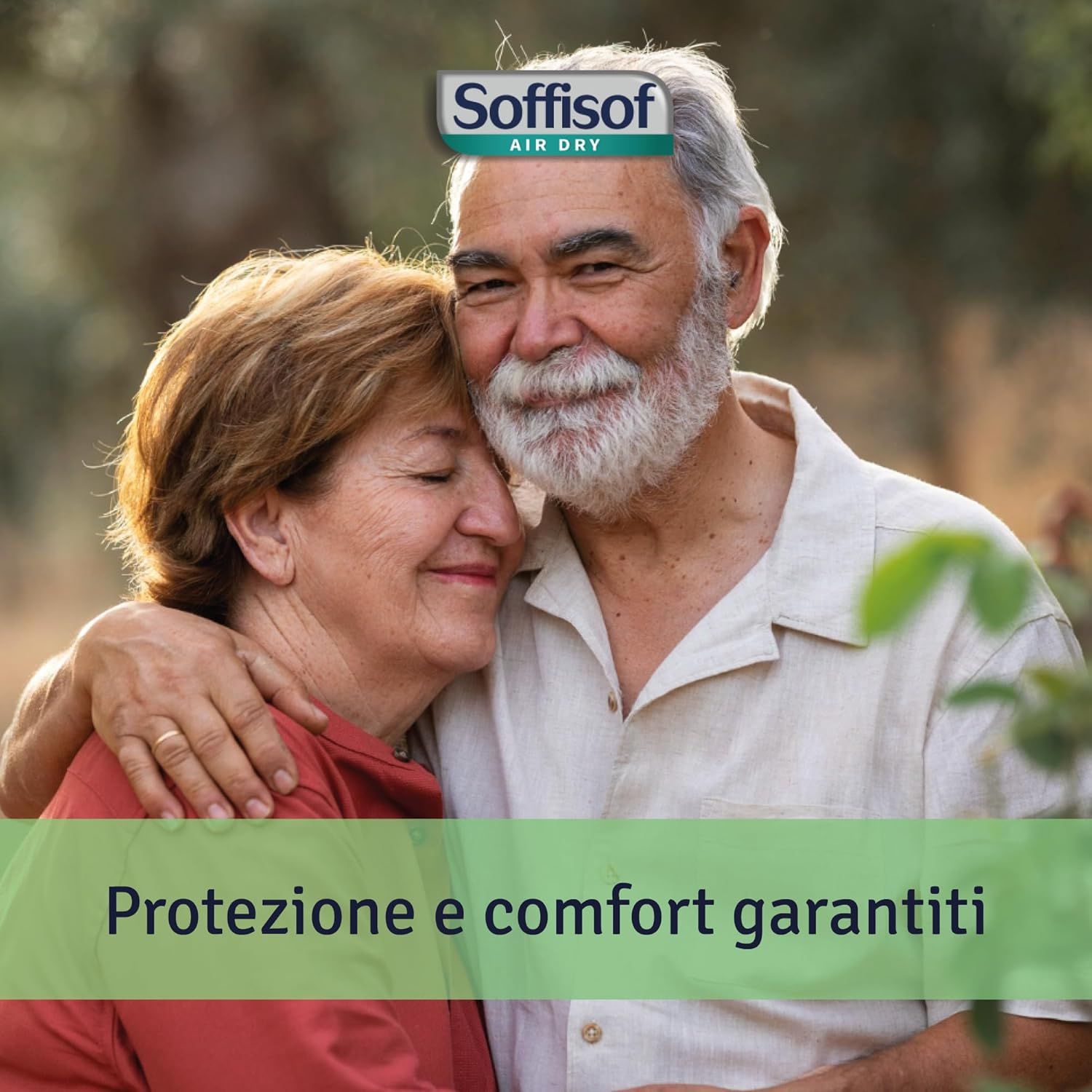 Älteres Paar umarmt sich. Text: Schutz und Komfort garantiert. Soffisof-Logo.