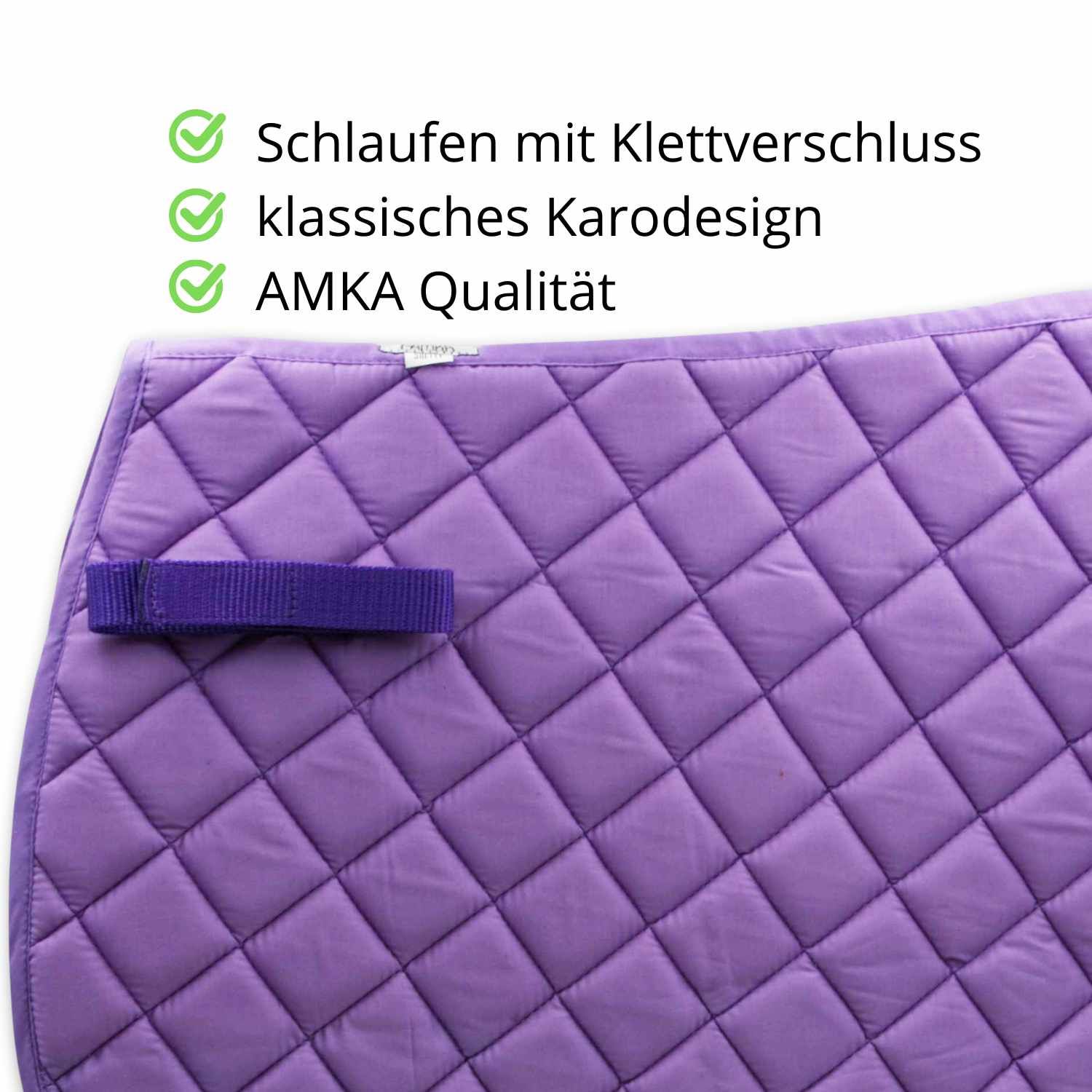 Lila Schabracke mit Text: Schlaufen mit Klettverschluss, klassisches Karodesign, AMKA Qualität.