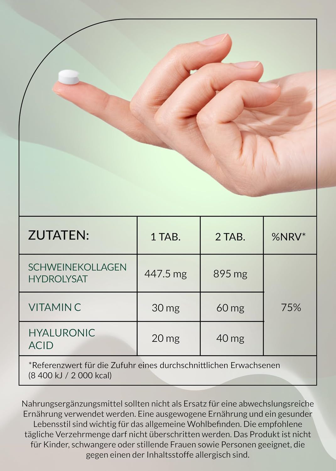 Frau mit Tablette, die hydrolysierte Kollagenpeptide enthält.
