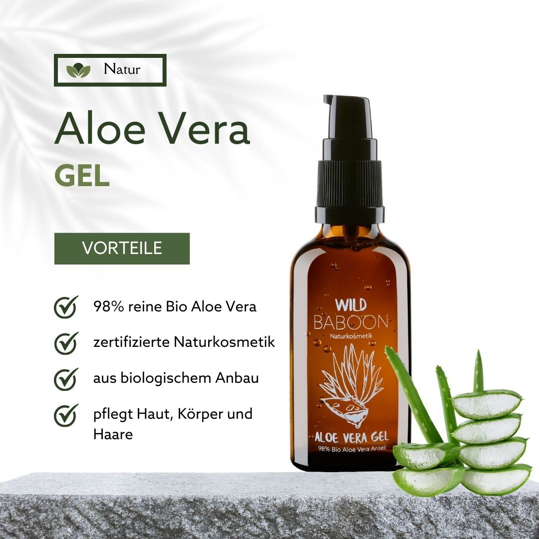 Braune Glasflasche mit schwarzem Pumpverschluss. Aufschrift: WILD BABOON, Aloe Vera Gel. Aloe Vera Blätter daneben.