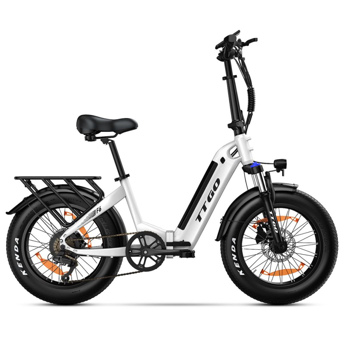 Faltbares E-Bike, weiß und schwarz. Marke TTGO. Schwarze Reifen mit Kenda-Schriftzug. Gepäckträger. Rücklicht.