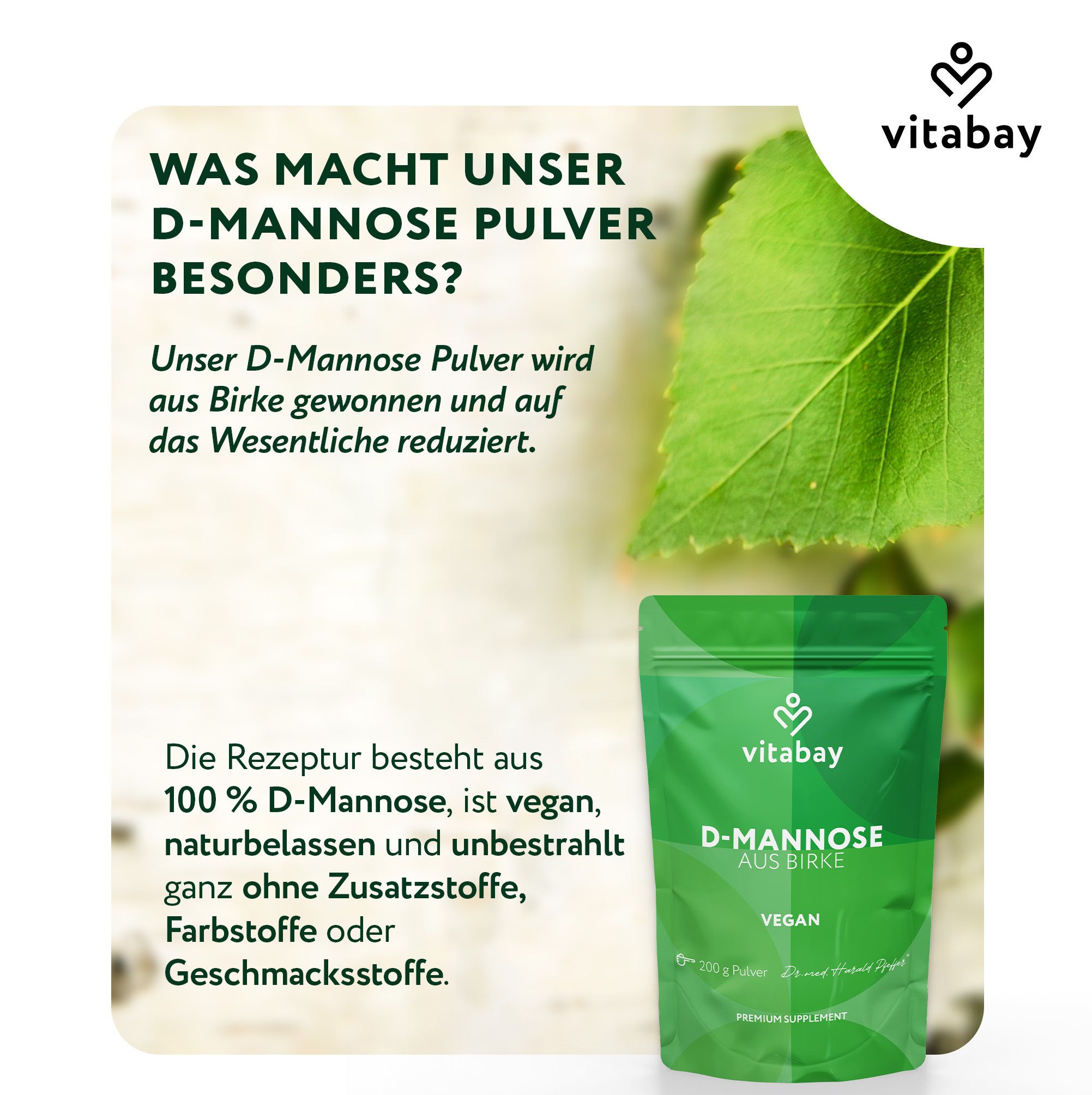 Gründer von Vitabay mit zwei Produktflaschen, seit über 25 Jahren.