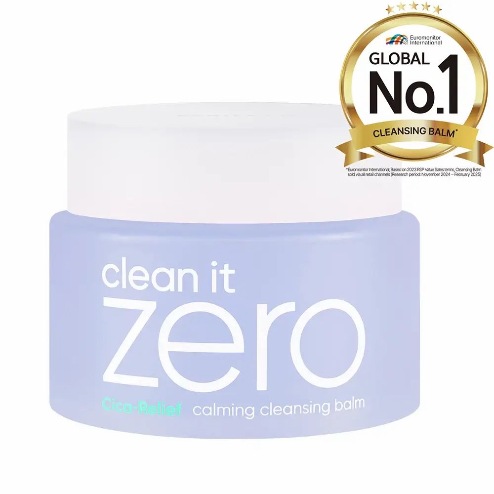 Ein Behälter mit 'clean it zero calming cleansing balm' Aufschrift. Oben rechts ist eine 'Global No.1 Cleansing Balm' Auszeichnung.