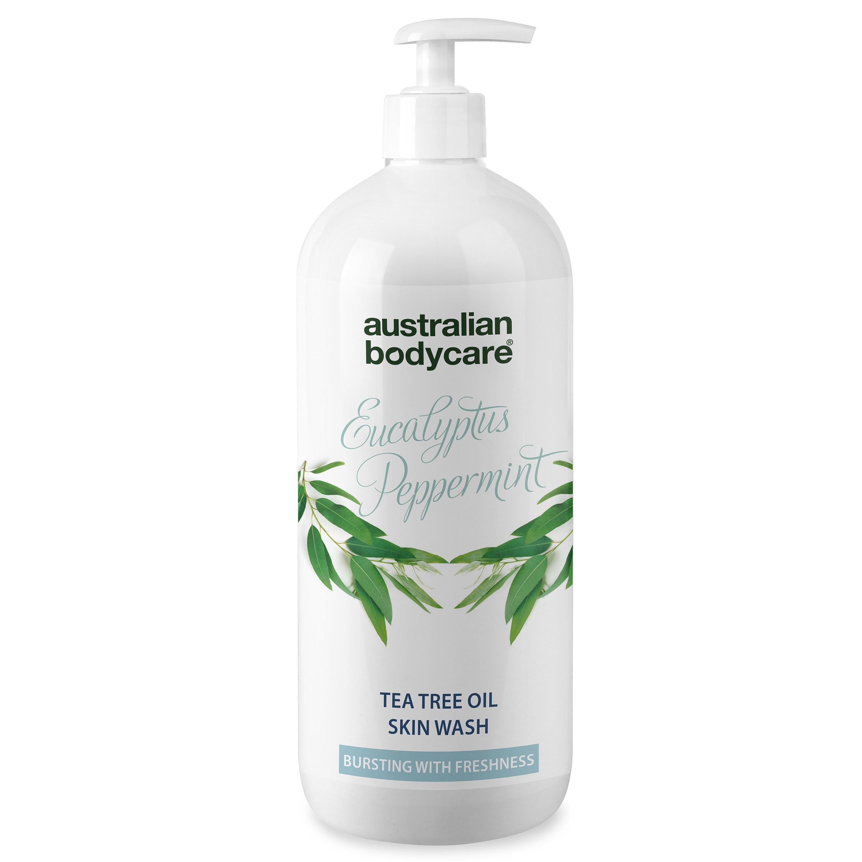 Weiße Flasche mit Pumpe. Aufschrift: Australian Bodycare, Eucalyptus Peppermint, Tea Tree Oil Skin Wash.