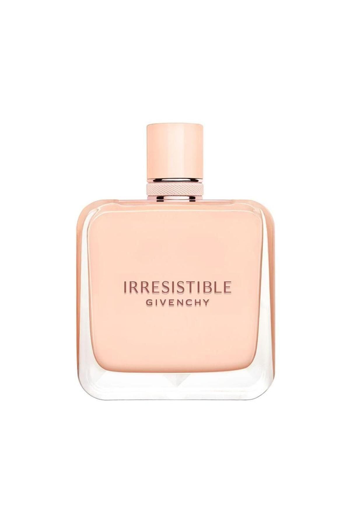Givenchy Irresistible Nude Velvet Eau de Parfum Flakon mit rosa Verschluss und silbernem Ring.