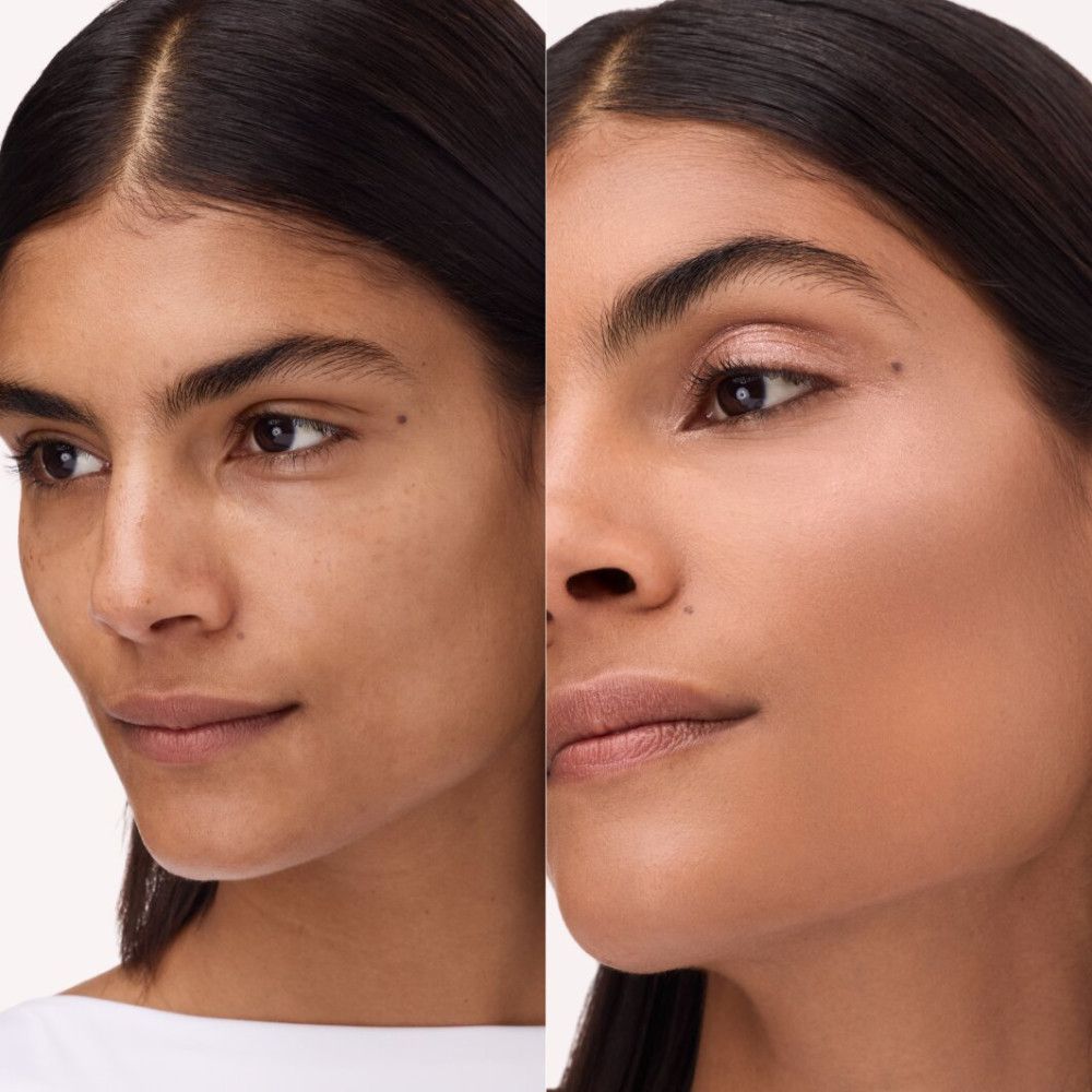 Zwei Gesichter nebeneinander. Links: ungeschminkt. Rechts: mit Highlighter aufgetragen.