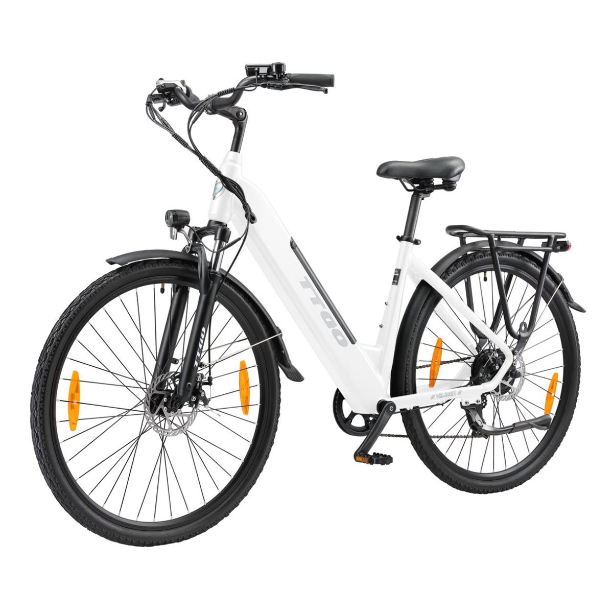 Weißes E-Bike mit schwarzen Elementen. TTGO-Logo am Rahmen. Gepäckträger, Schutzbleche und orangefarbene Reflektoren.