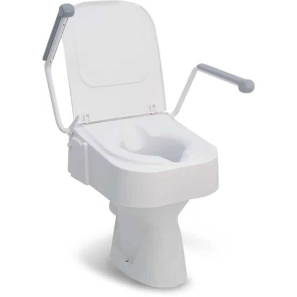 Toilettensitzerhöhung mit Armlehnen. Weißes Kunststoff, mit Deckel und Armlehnen. Graue Griffe an den Armlehnen.