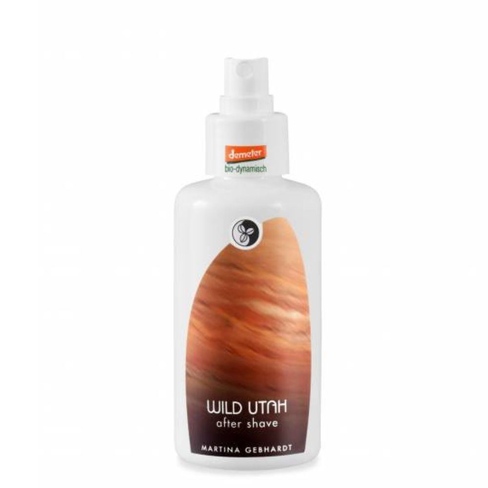 Weiße Flasche mit Sprühkopf. Aufschrift "WILD UTAH after shave" und "Martina Gebhardt". Demeter-Siegel.