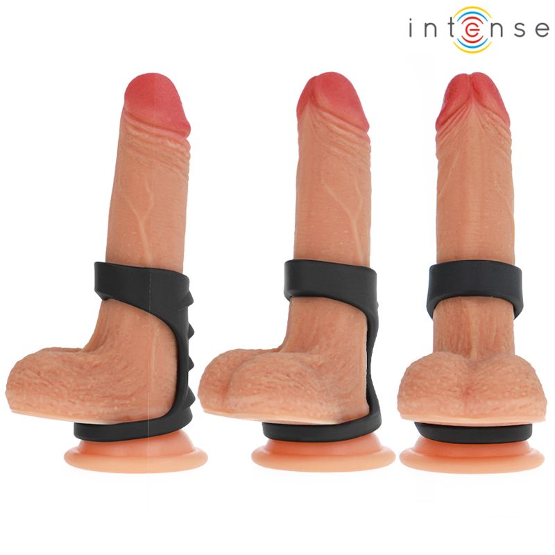 Drei Penisse mit schwarzem Penisring aus Silikon. Marke: Intense.