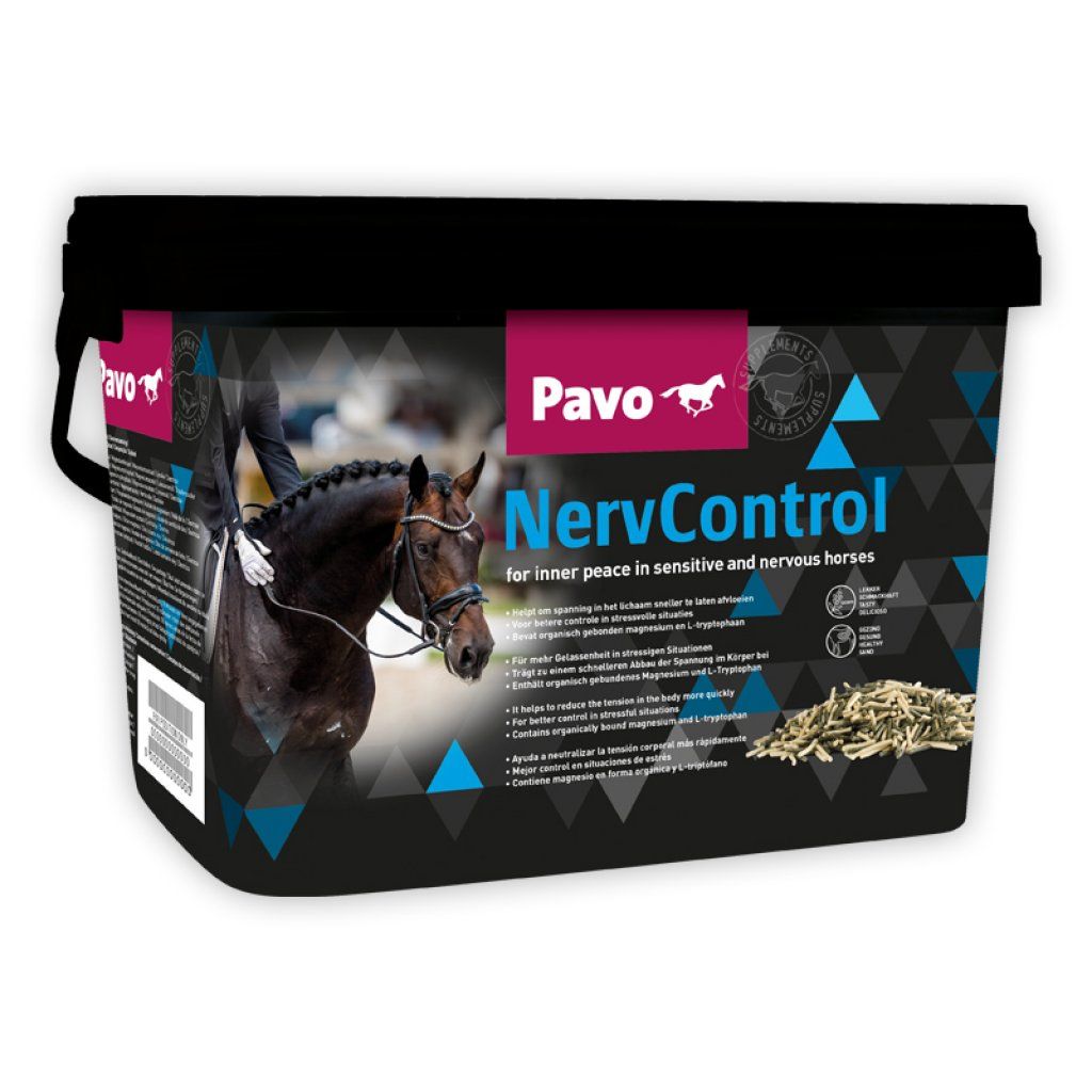 Schwarzer Eimer mit Aufdruck. Pferd mit Reiter. Text: Pavo NervControl.