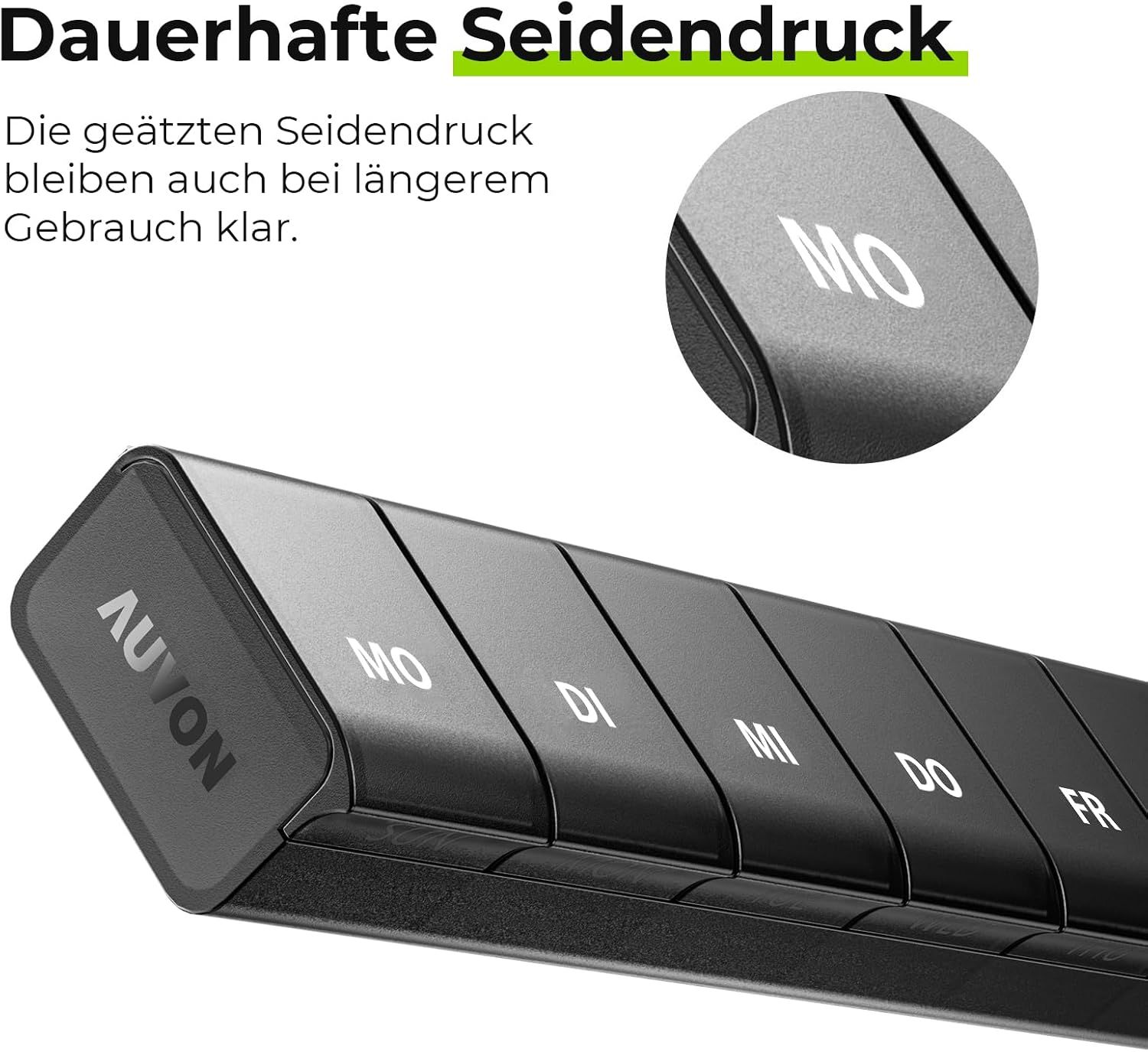 Nahaufnahme des Schriftzugs 'AUVON' auf einem schwarzen Pillenorganizer.