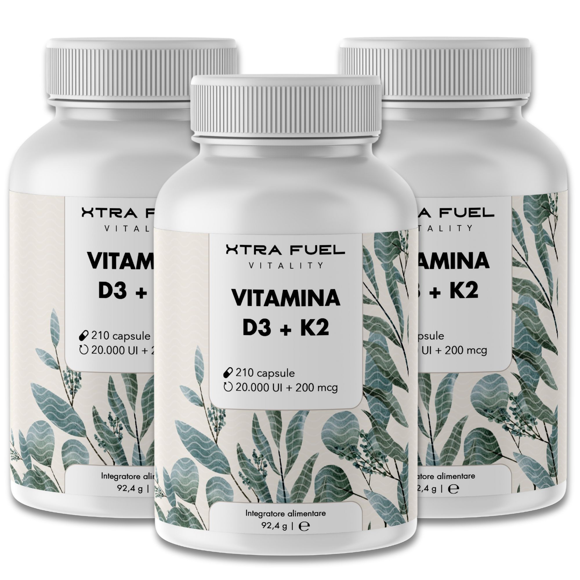 Drei Flaschen XTRA FUEL Vitamin D3 + K2 Kapseln. Jede Flasche enthält 210 Kapseln. Aufschrift: Vitamin D3 + K2.