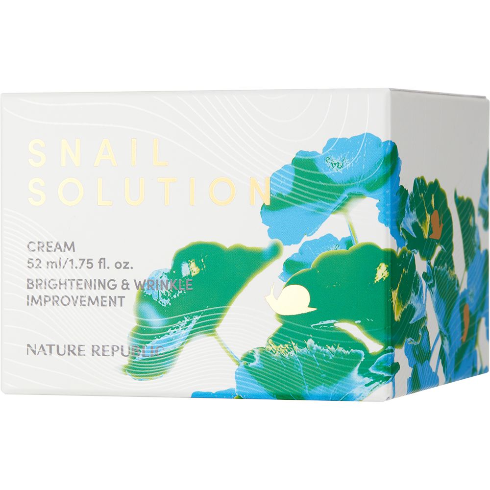 Weißer Karton mit blau-grünen Blumen. Goldfarbener Schriftzug: Snail Solution Cream. Text: Brightening & Wrinkle Improvement. Marke: NATURE REPUBLIC.