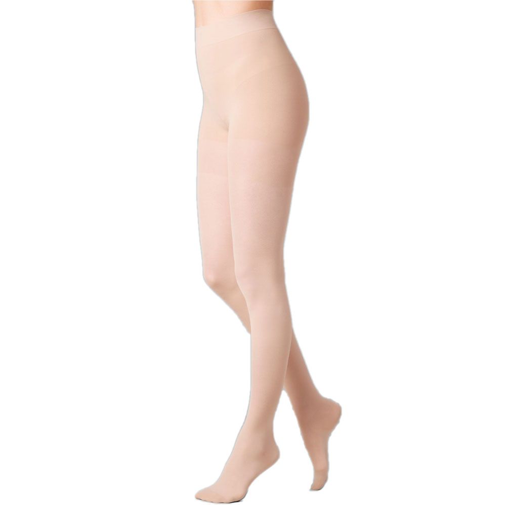 Frau in hautfarbener Strumpfhose 140 den, von der Seite gezeigt. Zeigt die Passform und den Stoff.