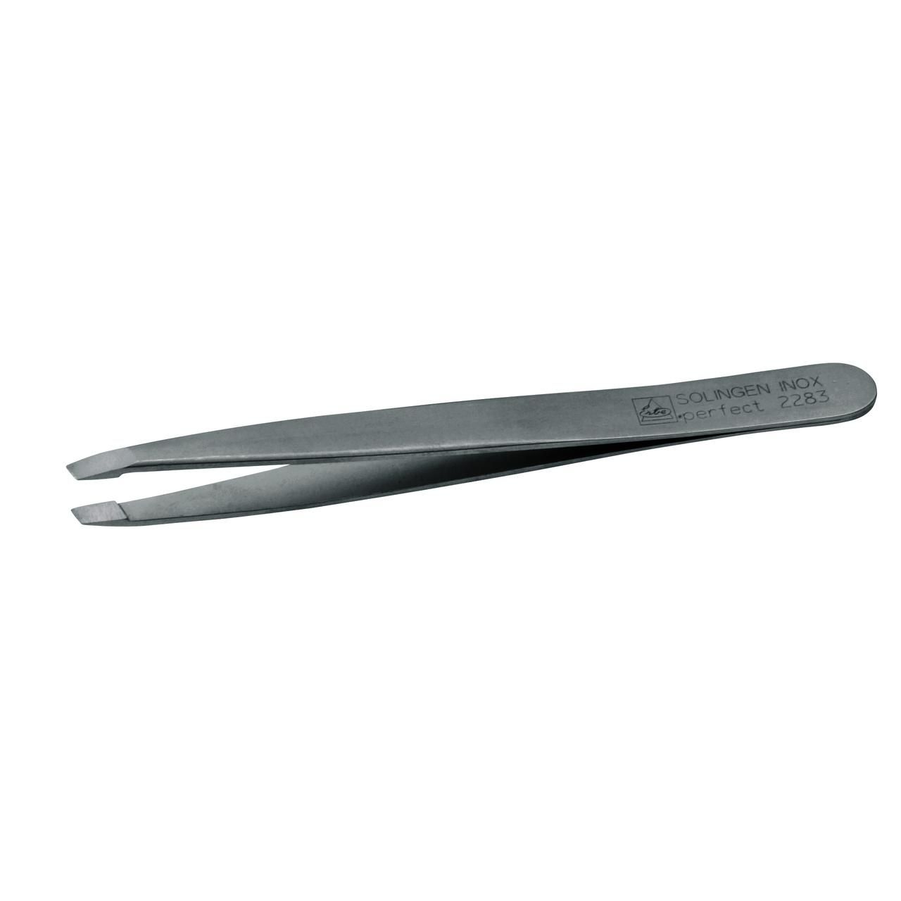 Pinzette, schräg, rostfrei. Metall, matt. Aufschrift: SOLINGEN INOX perfect 2285.