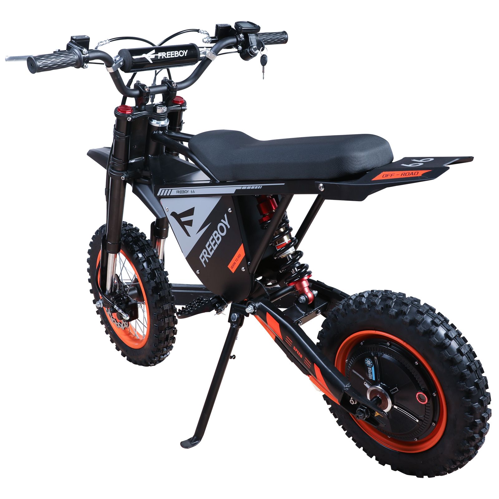 Schwarzes Dirtbike mit orangefarbenen Rädern. Sichtbar: FREEBOY-Logo, Doppelfederung, Ständer.