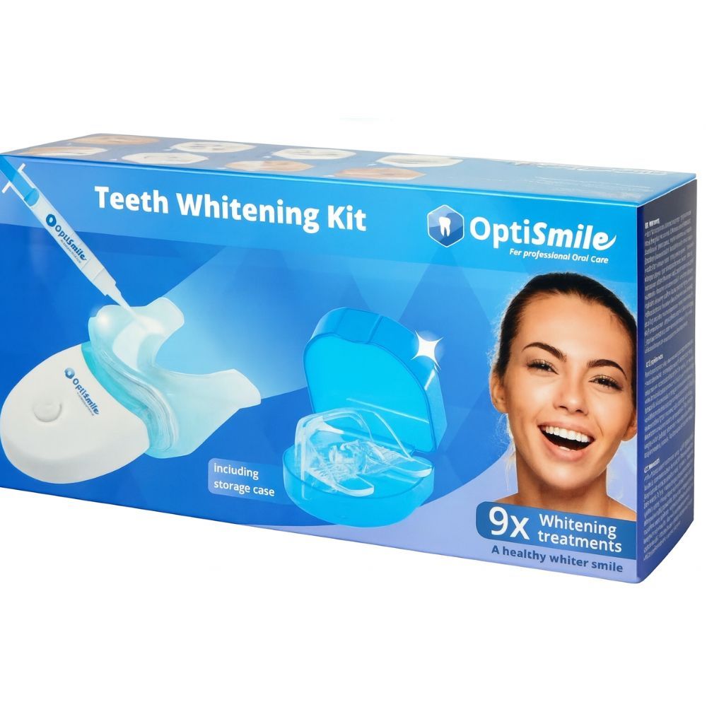 OptiSmile-Zahnaufhellungsset in Verpackung. Enthält Gerät, Mundstück, Aufhellungsgel und eine Frau.