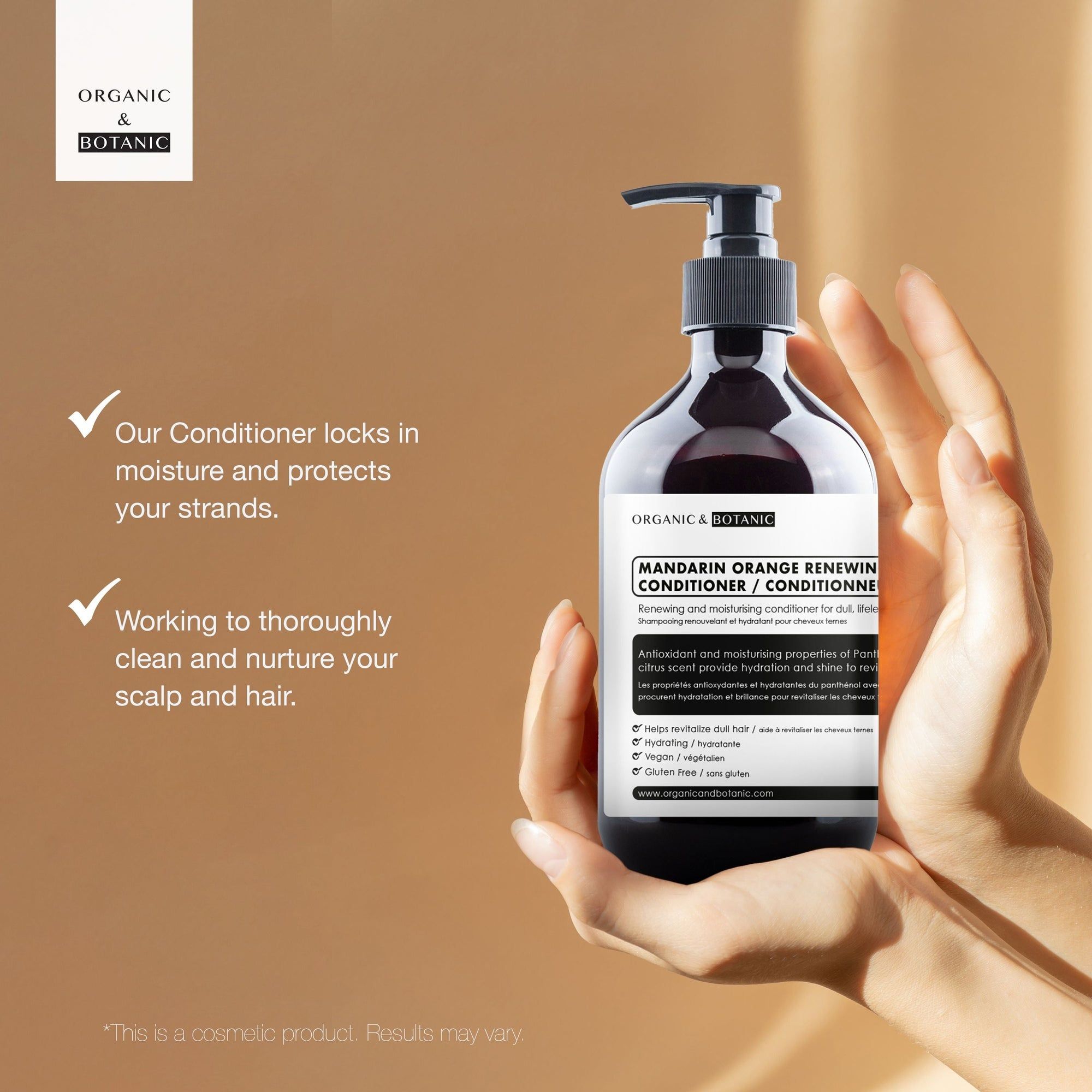 Braune Flasche mit schwarzem Pumpkopf. Etikett mit Produktinformationen: Mandarin Orange Renewing Conditioner. Marke: Organic & Botanic. In Händen gehalten.