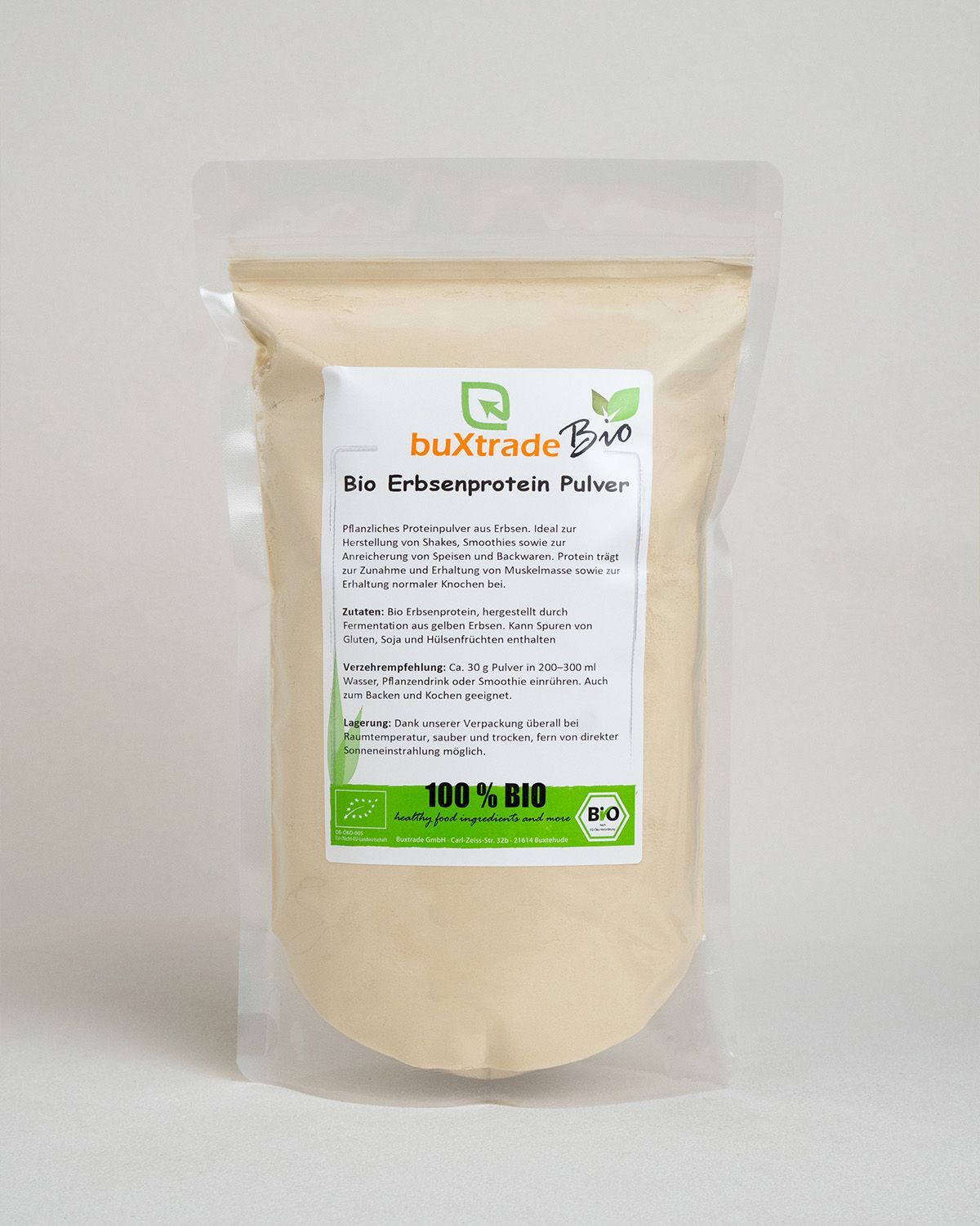 Verpackung mit buXtrade Bio Erbsenprotein Pulver. Enthält Bio-Siegel und 100% BIO Aufschrift.