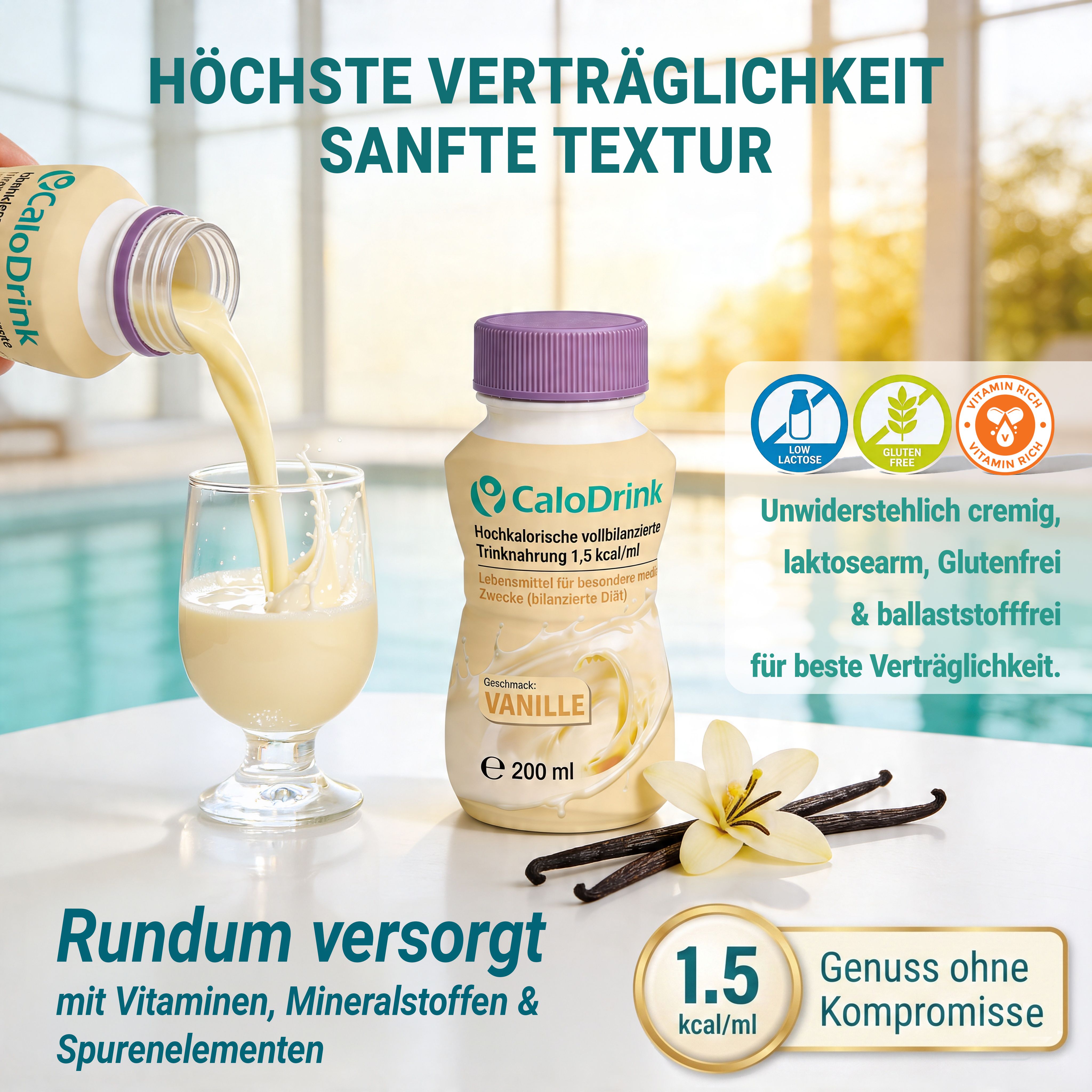 Flasche mit cremiger Flüssigkeit, die in ein Glas gegossen wird. Vanilleschoten und Blume. Text: 1,5 kcal/ml, glutenfrei, laktosearm, ballaststofffrei.