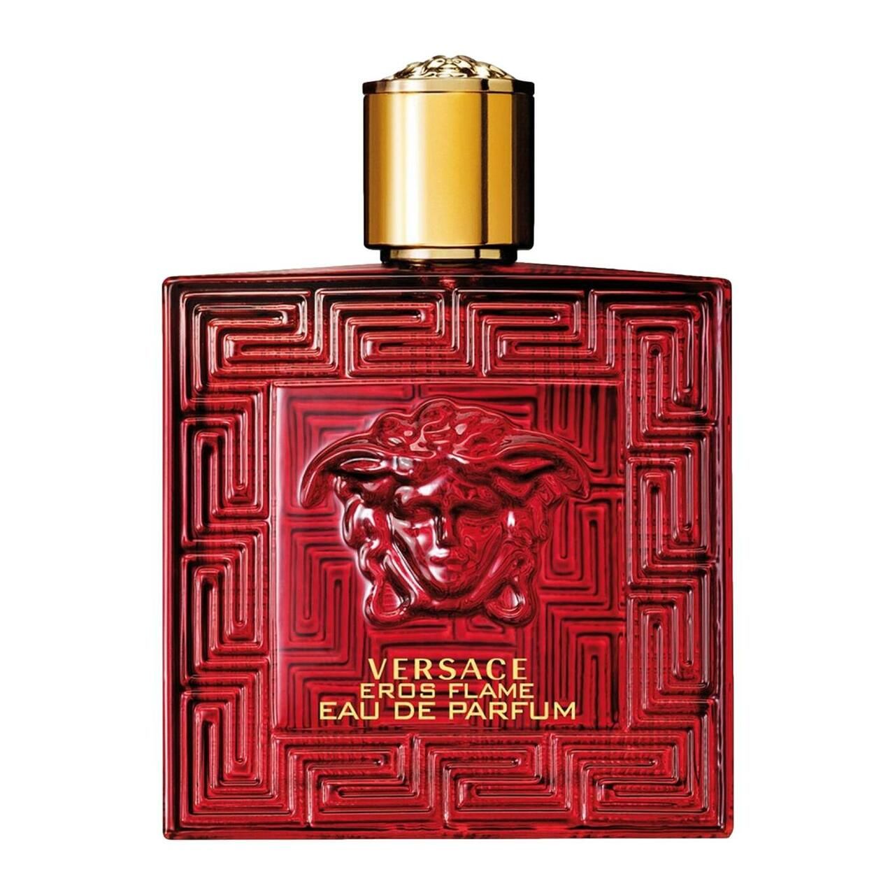 Roter Versace Eros Flame Flakon. Quadratische Form, geprägt. Goldfarbener Verschluss. Logo und Schriftzug.