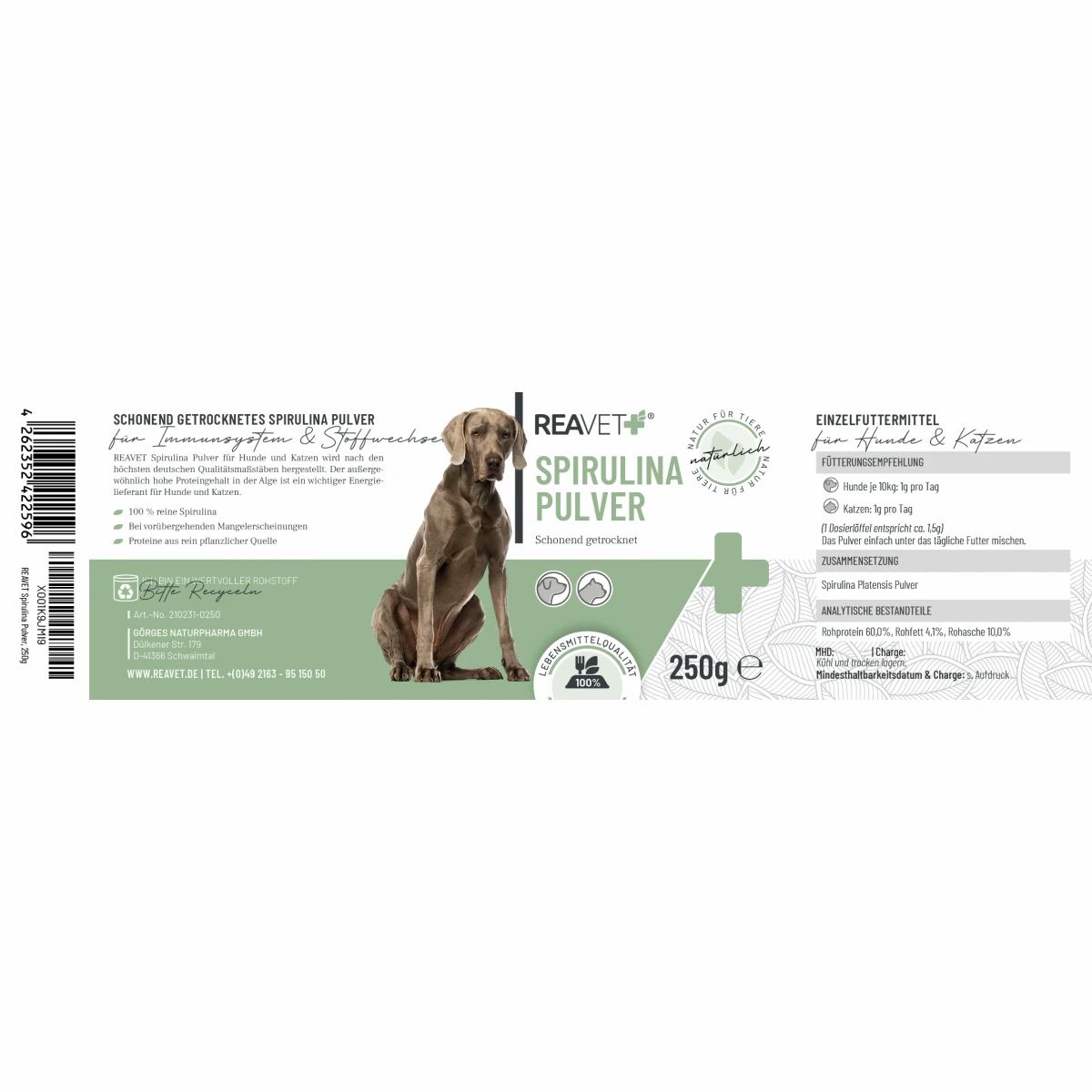 Etikett mit Produktinformationen. Ein Hund sitzt neben dem Produktnamen ReaVET Spirulina Pulver.