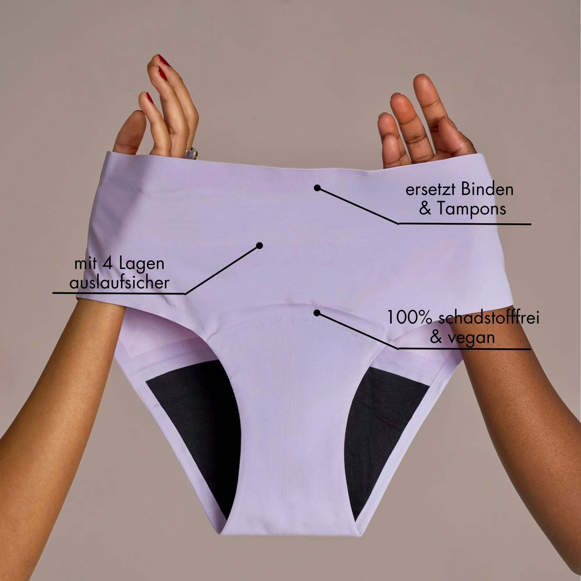Hellviolette, auslaufsichere Unterhose. Text: Ersetzt Binden & Tampons, 4 Lagen auslaufsicher, 100% schadstofffrei & vegan.