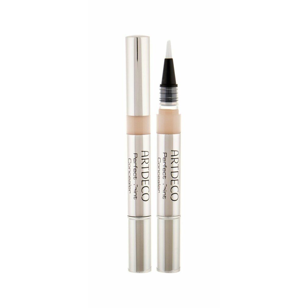 Zwei PERFECT TEINT Concealer. Silberfarbene Hülle, hellbeige Farbton. Aufschrift: ARTDECO Perfect Teint Concealer.