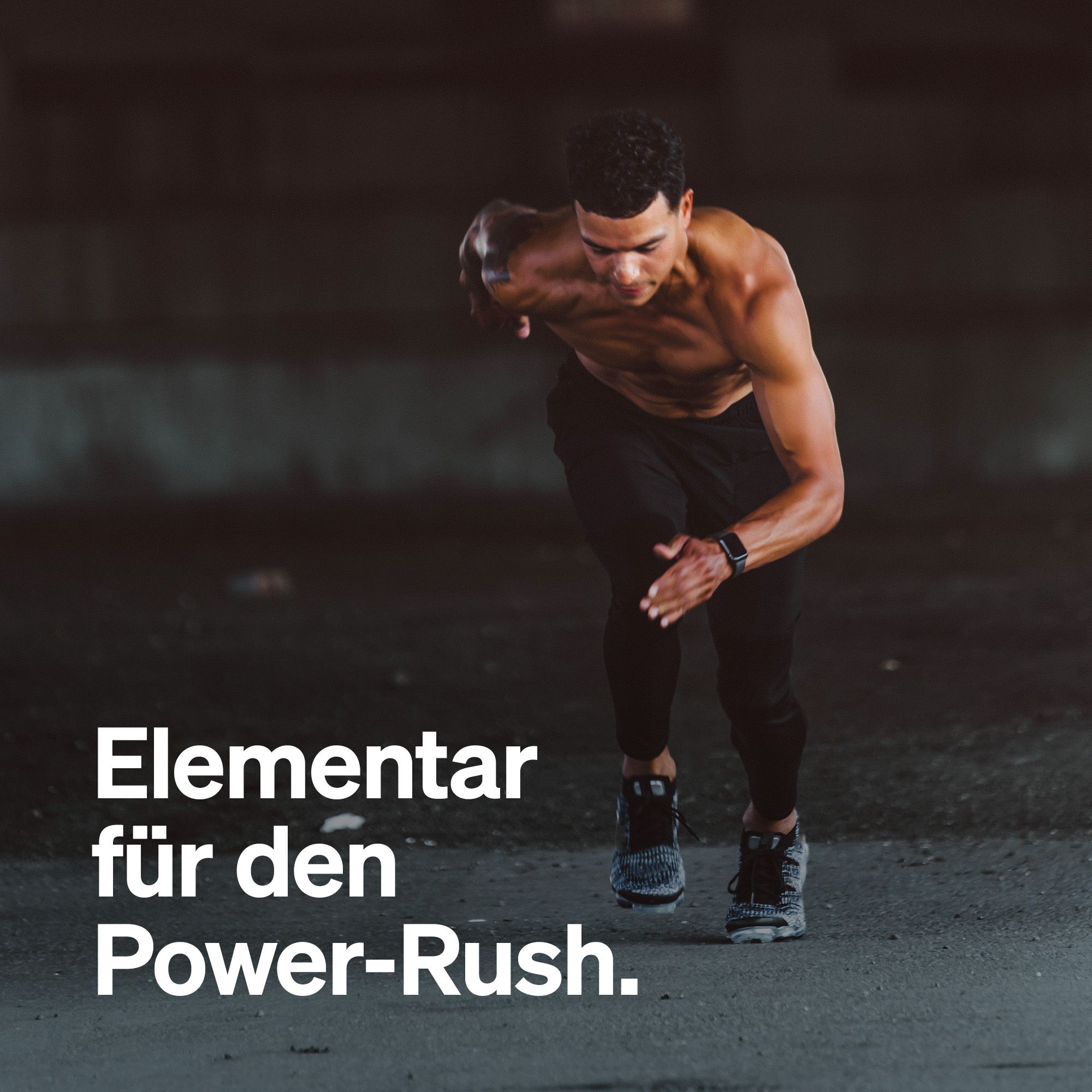 Mann in Sportkleidung beim Sprinten. Text: Elementar für den Power-Rush.