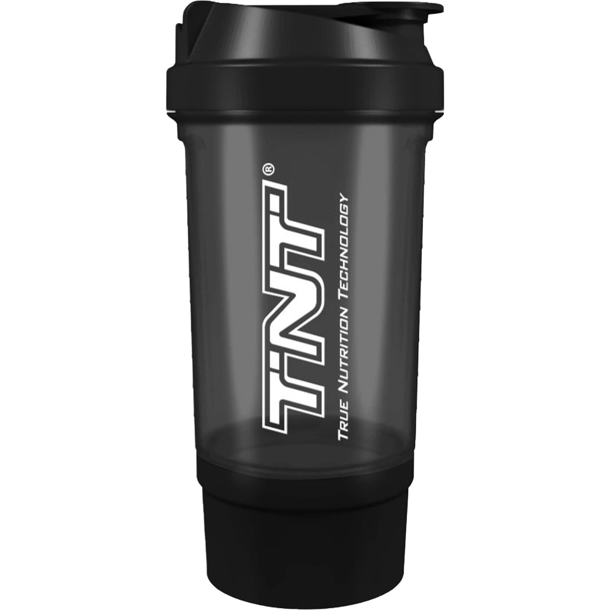 Schwarzer Shaker mit TNT-Logo. Transparenter Behälter, schwarzer Deckel mit Trinköffnung. Aufschrift: True Nutrition Technology.