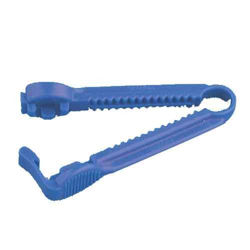 Blau Katheterklemme. Zangenförmiges Gerät mit gezahnten Greifflächen. Einseitig mit Öse.