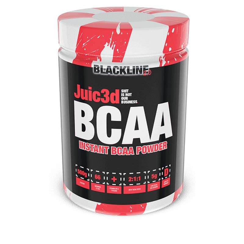 Zylinderförmige Dose mit rotem und weißem Deckel. Aufschrift: Juic3d BCAA Instant BCAA Powder. Schwarzes Etikett mit weißen Buchstaben.