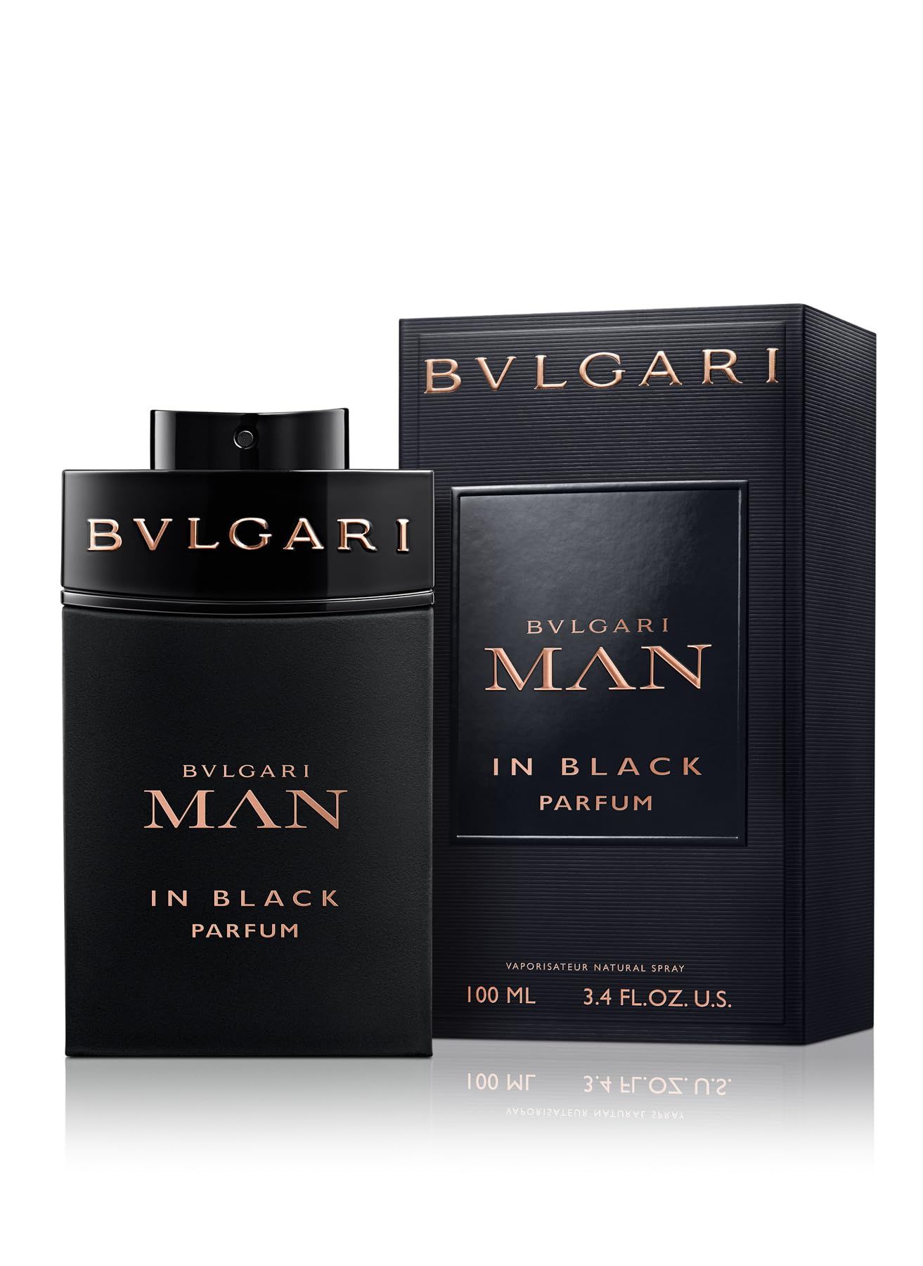 Schwarzer Flakon und Verpackung. Schriftzug Bvlgari Man In Black Parfum. Goldfarbene Schrift.
