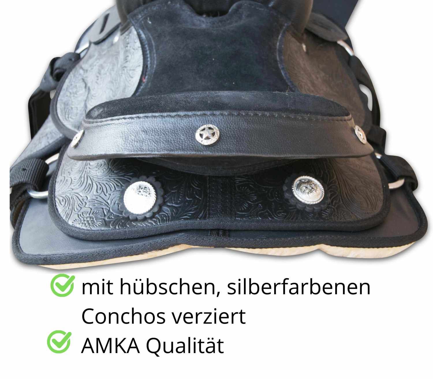 Schwarzer Sattel mit silbernen Conchos. Geprägtes Muster. AMKA Qualität.