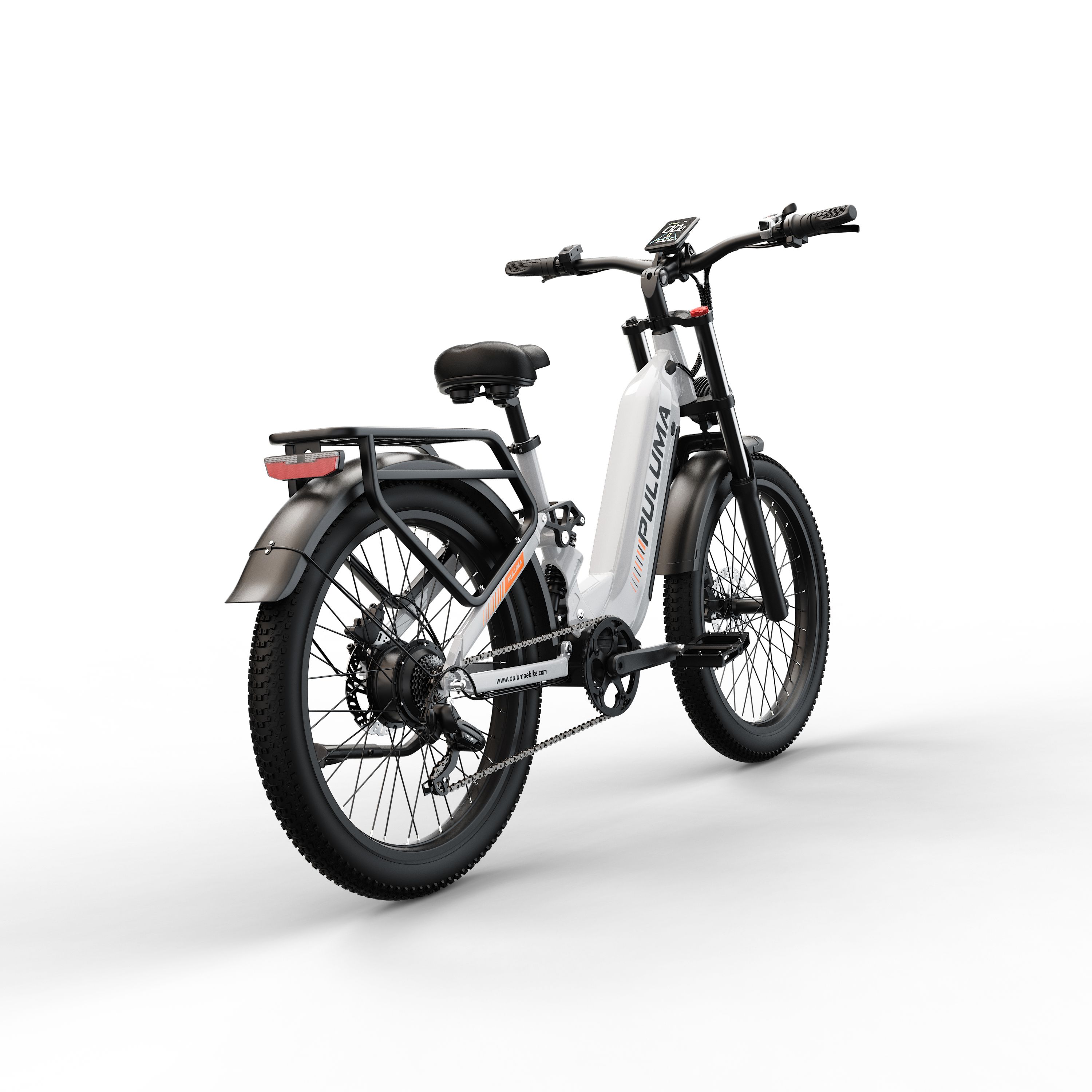 Weißes Elektrofahrrad mit schwarzen Reifen und Gepäckträger. Aufschrift PULUMA.