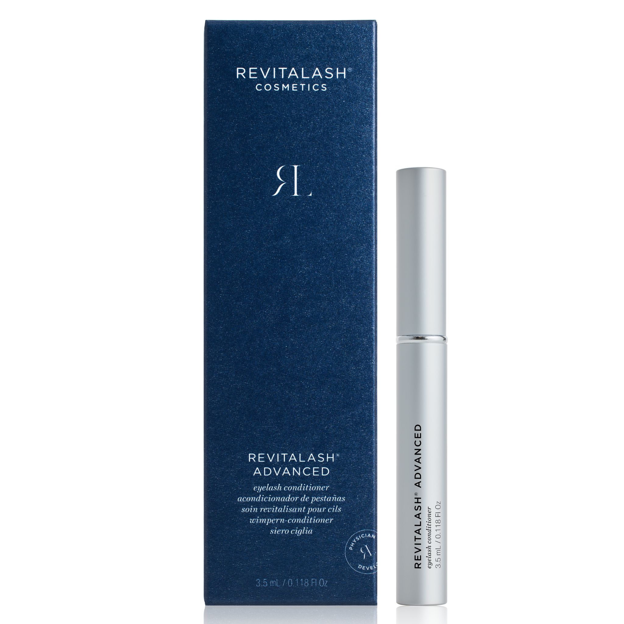 RevitaLash Advanced Wimpernserum in silberner Hülse neben dunkelblauer Verpackung.