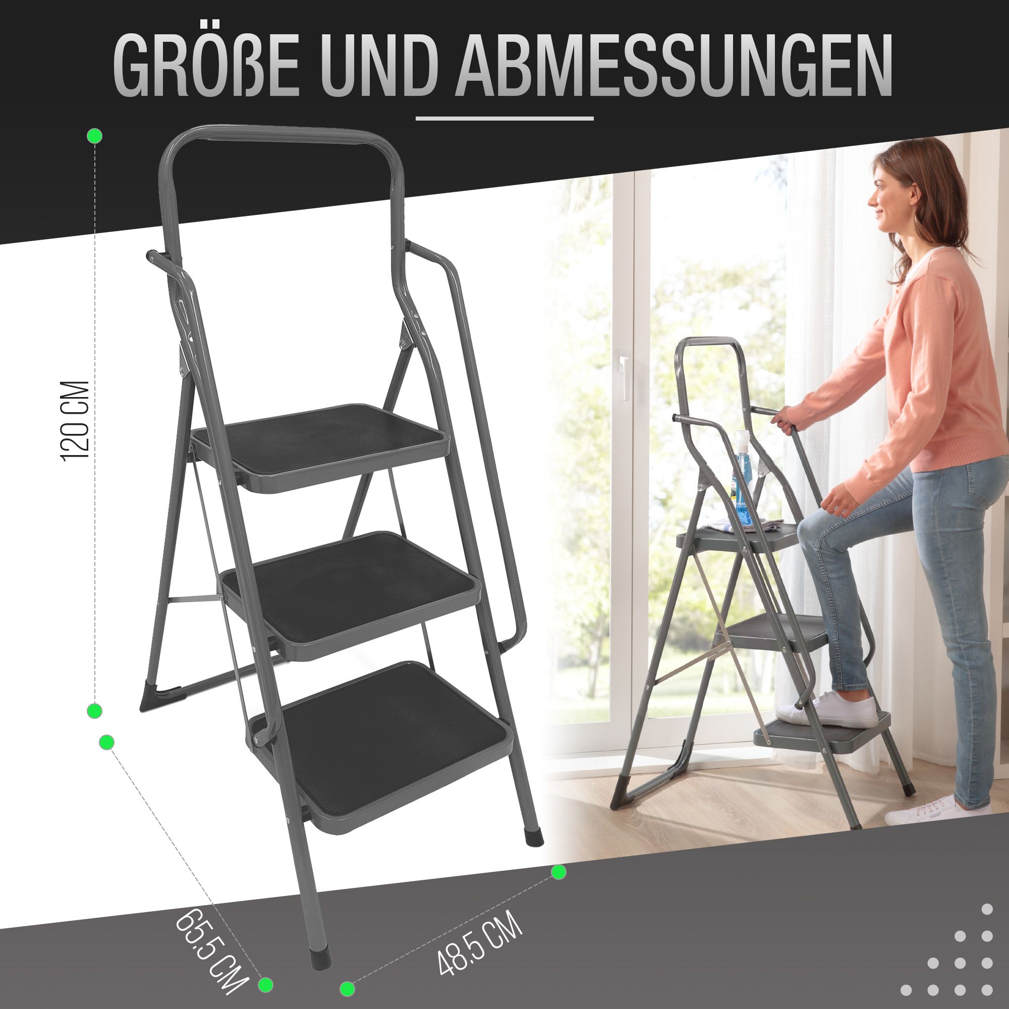 Graue Leiter mit 3 Stufen. Maße: 120 cm hoch, 65,5 cm breit, 48,5 cm tief. Frau steht auf der Leiter.