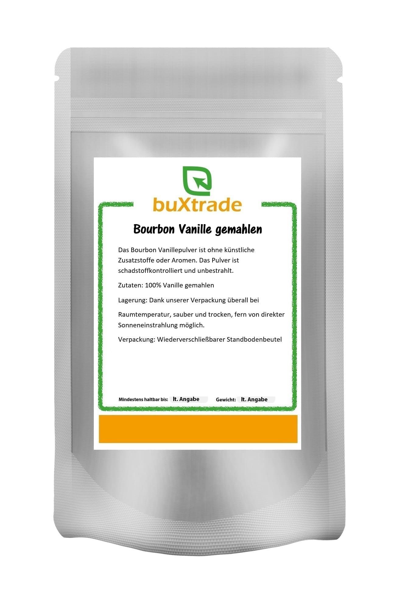 Beutel mit Produktetikett. Text: buXtrade Bourbon Vanille gemahlen. Wiederverschließbarer Standbodenbeutel.