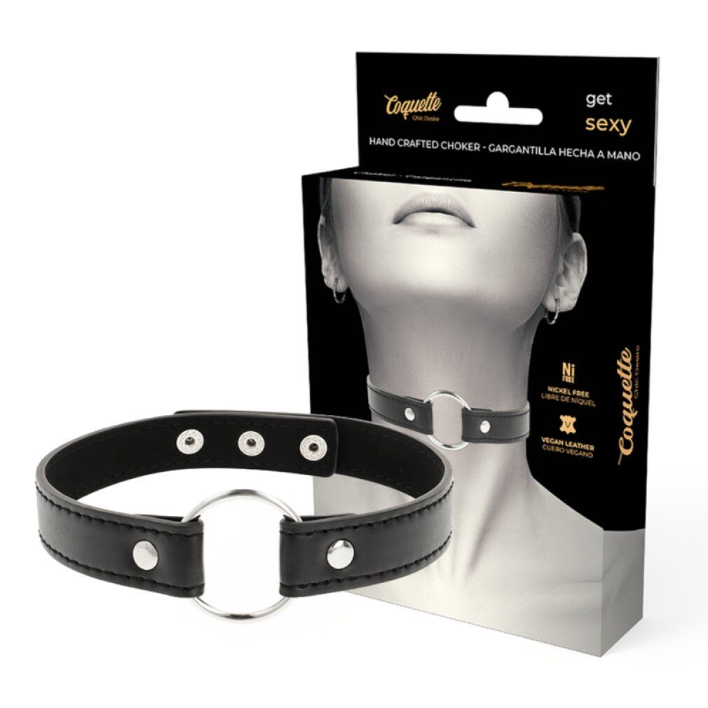 Schwarzer Choker mit silbernem Ring und Verpackung. Aufschrift: Hand Crafted Choker. Vegan Leather.