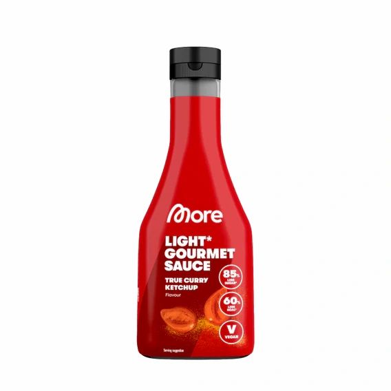 Rote Flasche mit schwarzem Deckel. Aufschrift: More Light Gourmet Sauce, True Curry Ketchup. Vegan-Siegel.