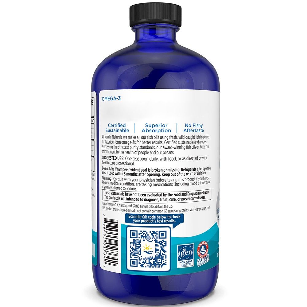 Rückseite der Nordic Naturals Omega-3 Flasche. Zeigt Zertifizierungen und Einnahmehinweise.